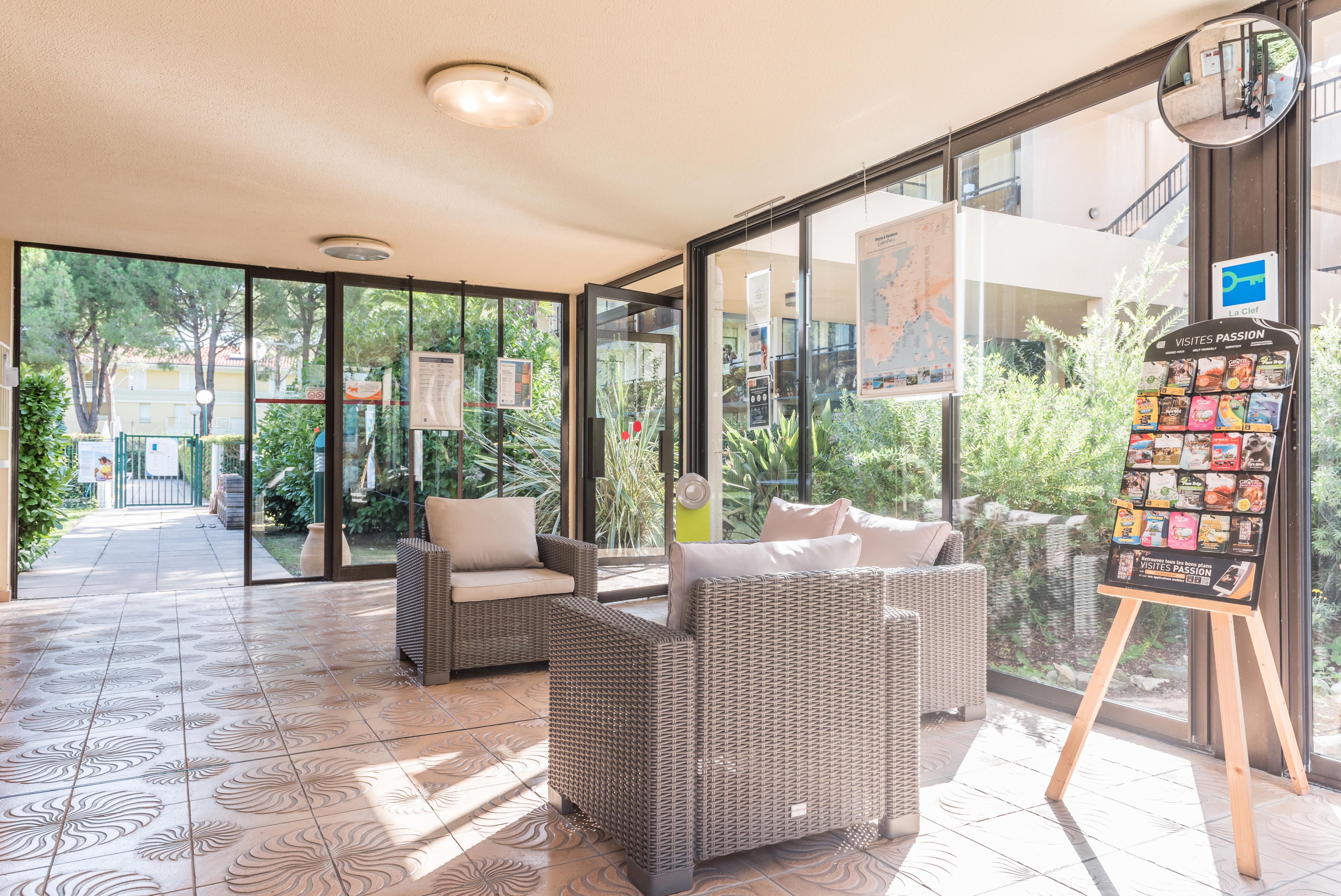 Residence Pierre & Vacances Les Jardins Ombrages Mandelieu Exterior foto